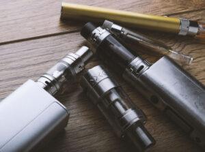E-cigarette, disposable vapes 